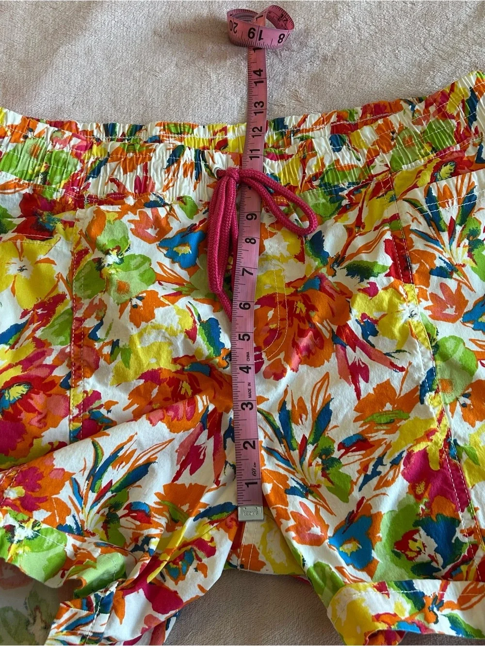 Fresh vintage floral  shorts with drawstring and elastic waist size 10 summer